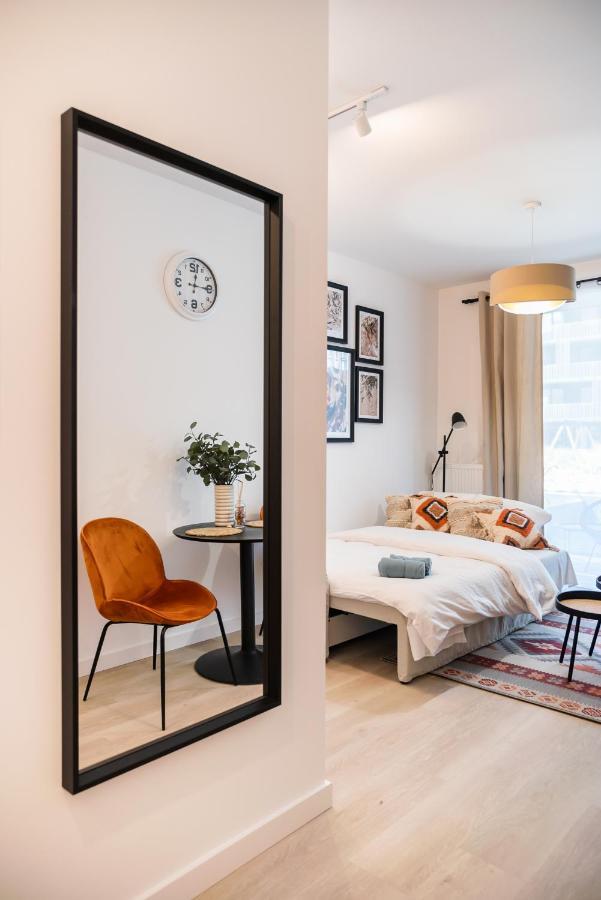 Wola Cosy White Apartment Варшава Экстерьер фото